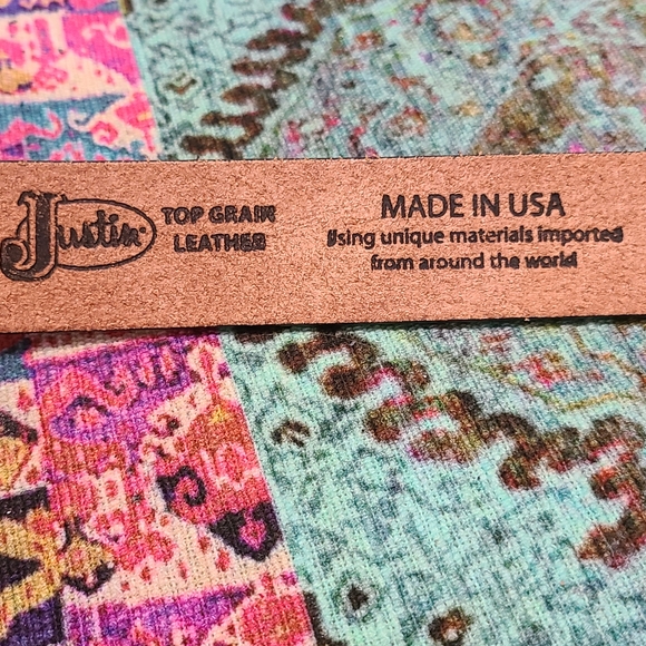 Western Cowboy Belt Buckle - Silver and Black - Picture 2 of 4